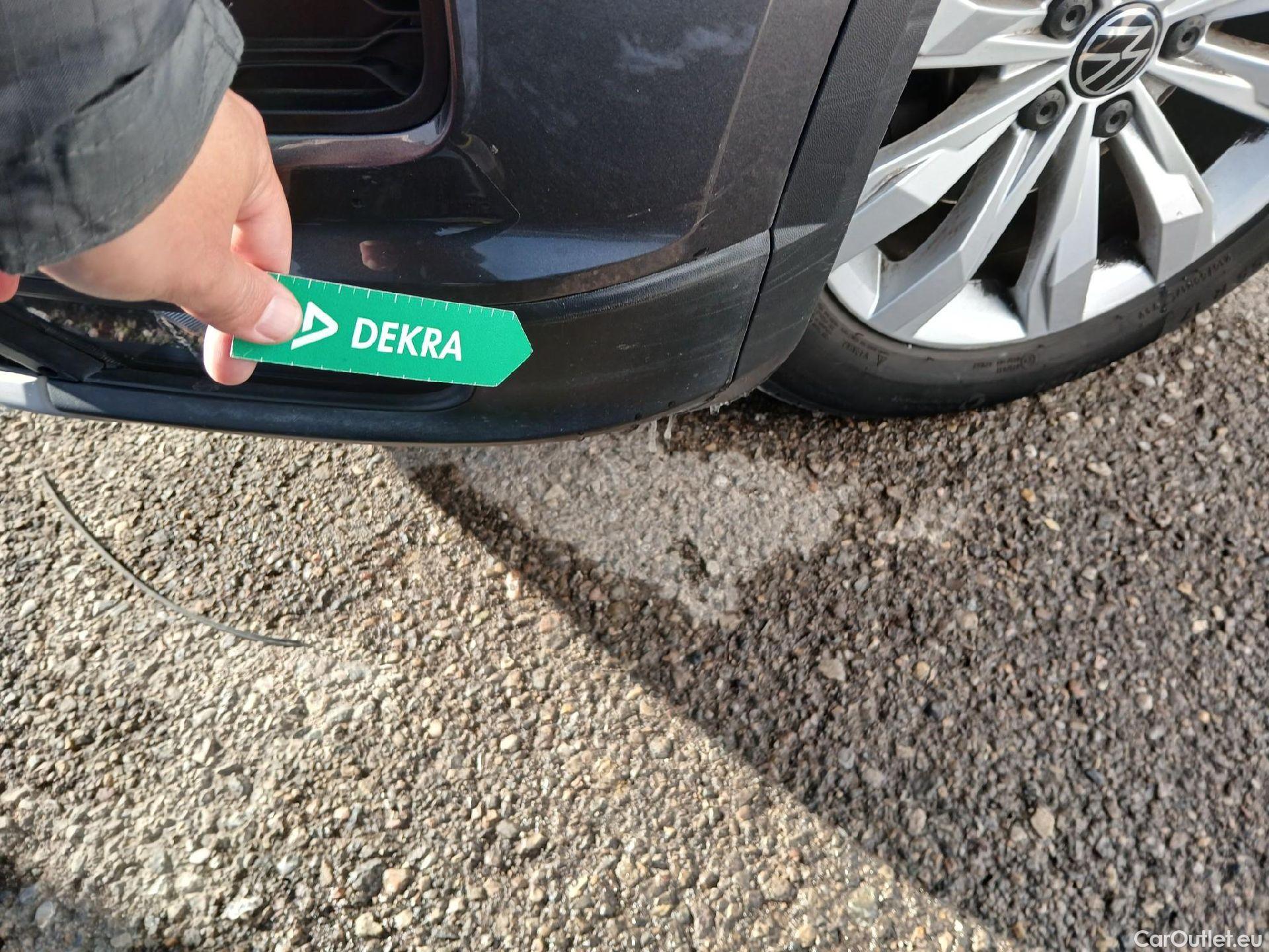  Volkswagen  T-ROC VOLKSWAGEN  / 2017 / 5P / todoterreno Advance 2.0 TDI 110kW (150CV) DSG (AC2) #17