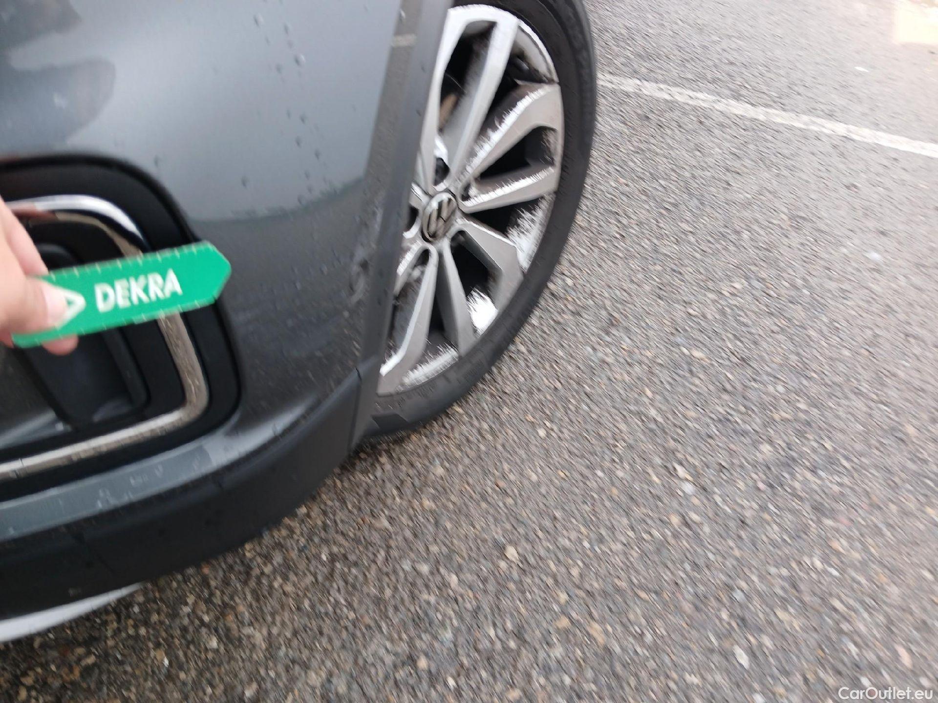  Volkswagen  T-ROC VOLKSWAGEN  / 2021 / 5P / todoterreno Life 2.0 TDI 110kW (150CV) DSG #5