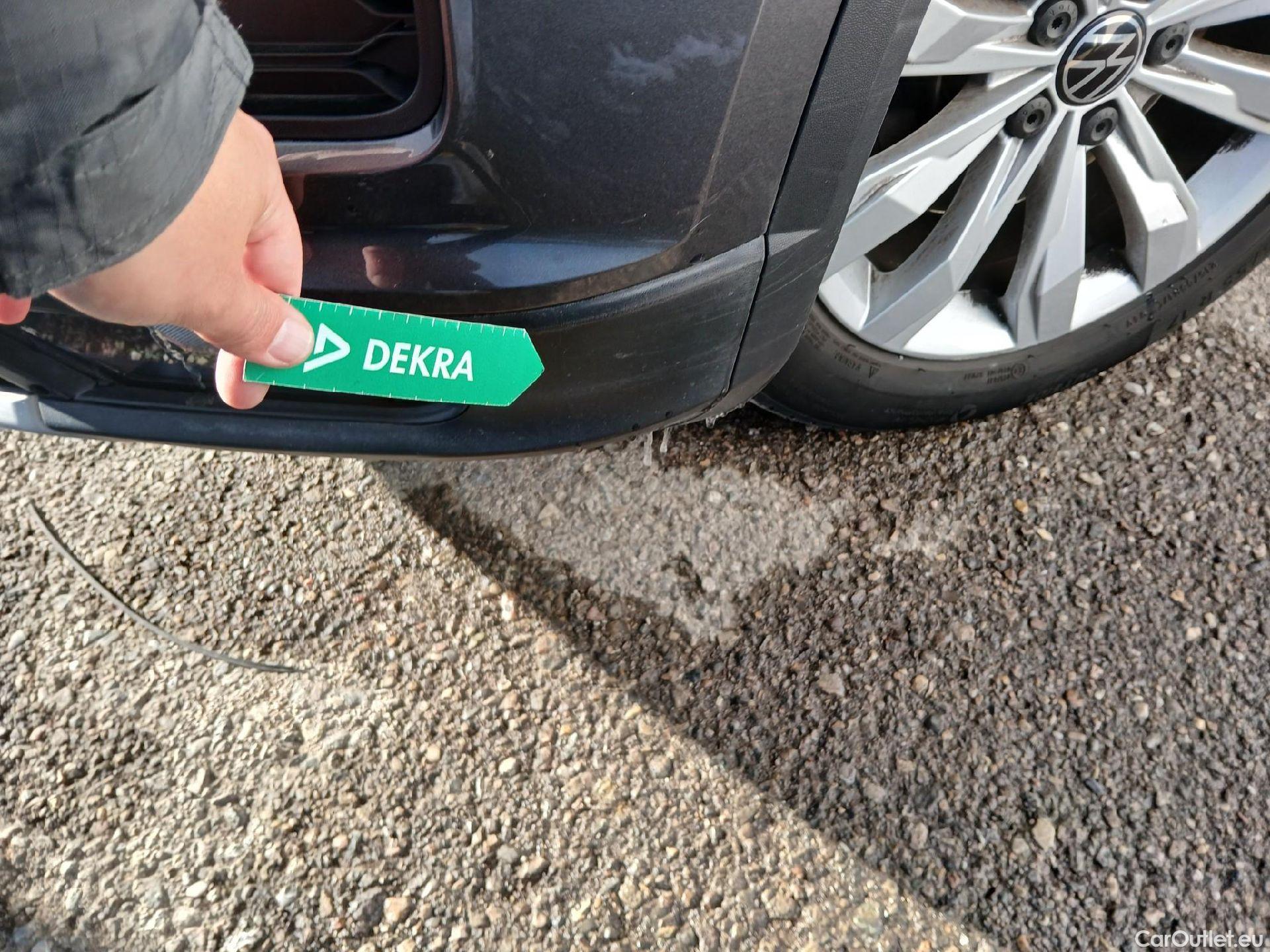  Volkswagen  T-ROC VOLKSWAGEN  / 2017 / 5P / todoterreno Advance 2.0 TDI 110kW (150CV) DSG (AC2) #16