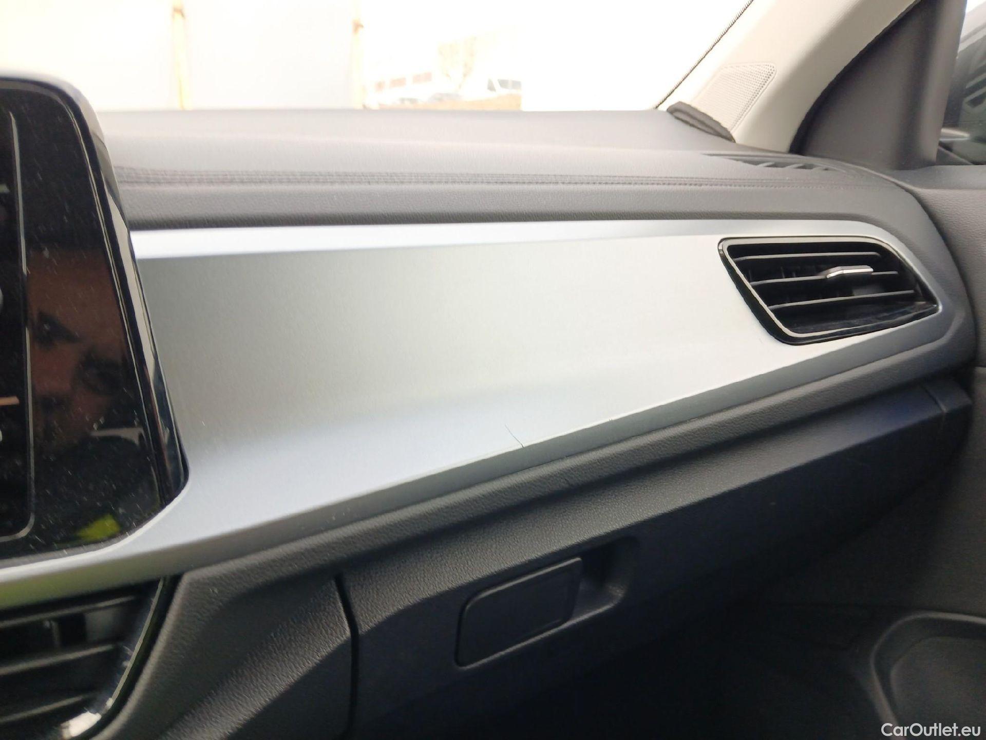  Volkswagen  T-ROC VOLKSWAGEN  / 2021 / 5P / todoterreno Life 2.0 TDI 110kW (150CV) DSG #1