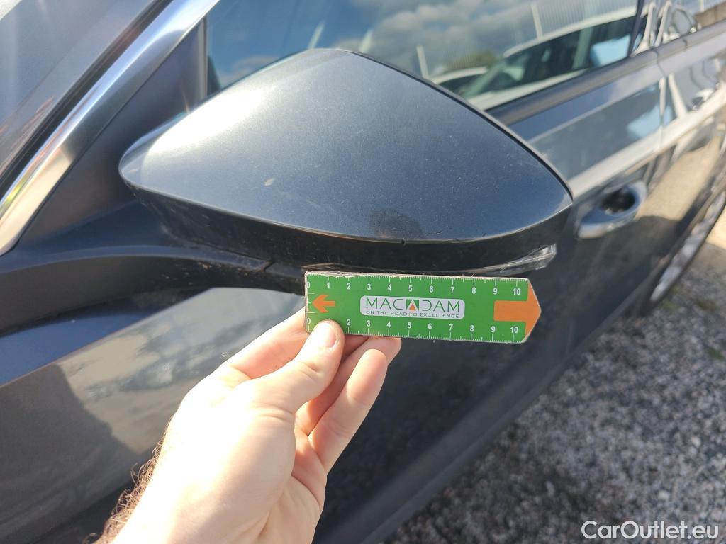  Volkswagen  T-ROC  Advance 2.0 TDI 150CV AT7 E6d #35