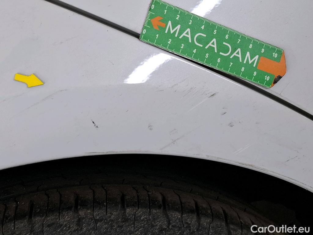  Mercedes  A-Klasse MERCEDES-BENZ Classe A Compact / 2018 / 5P / Berline A 180 d Business Line 8G-DCT #48