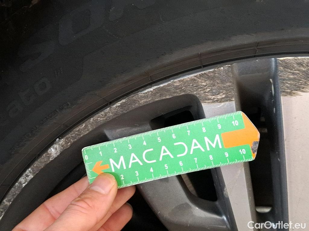  Peugeot  3008 PEUGEOT  / 2020 / 5P / SUV BlueHDi 130 S&S EAT8 Allure Pack #28