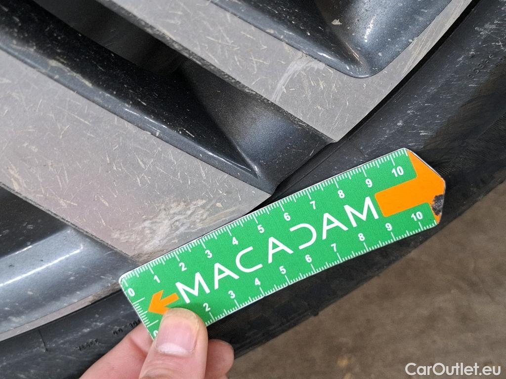  Peugeot  3008 PEUGEOT  / 2020 / 5P / SUV BlueHDi 130 S&S EAT8 Allure Pack #37