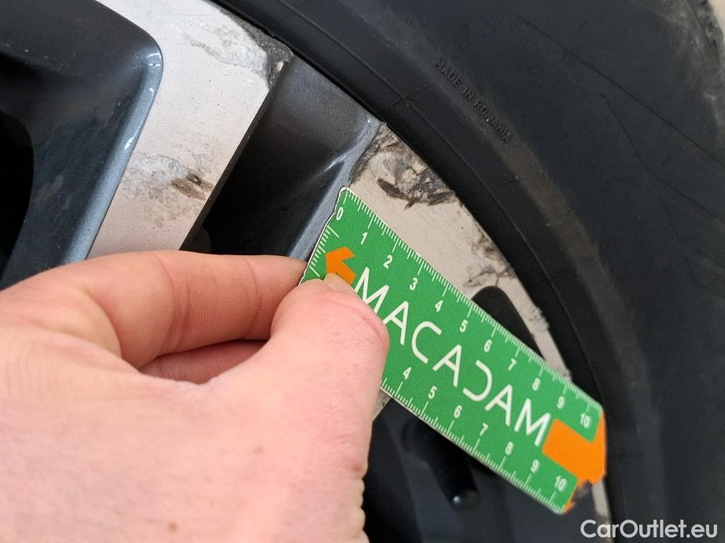  Peugeot  3008 PEUGEOT  / 2020 / 5P / SUV BlueHDi 130 S&S EAT8 Allure Pack #31