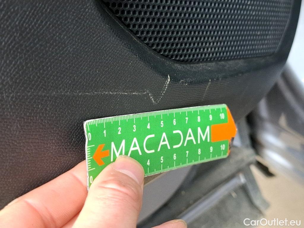  Peugeot  3008 PEUGEOT  / 2020 / 5P / SUV BlueHDi 130 S&S EAT8 Allure Pack #41