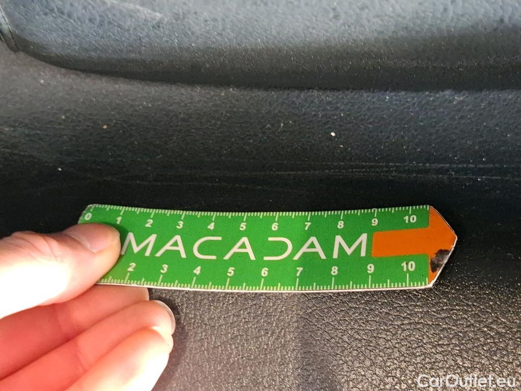  Mercedes  A-Klasse MERCEDES-BENZ Classe A Compact / 2018 / 5P / Berline A 180 d Business Line 8G-DCT #32