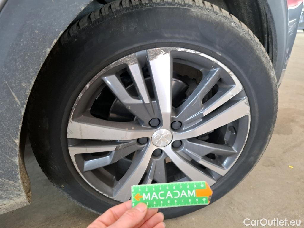  Peugeot  3008 PEUGEOT  / 2020 / 5P / SUV BlueHDi 130 S&S EAT8 Allure Pack #26