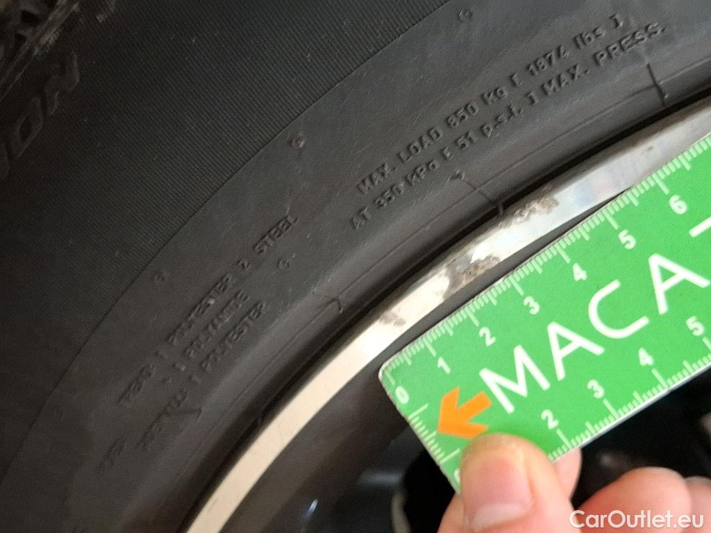  Peugeot  3008 PEUGEOT  / 2020 / 5P / SUV BlueHDi 130 S&S EAT8 Allure Pack #24