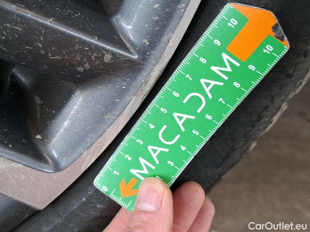  Peugeot  3008 PEUGEOT  / 2020 / 5P / SUV BlueHDi 130 S&S EAT8 Allure Pack #36