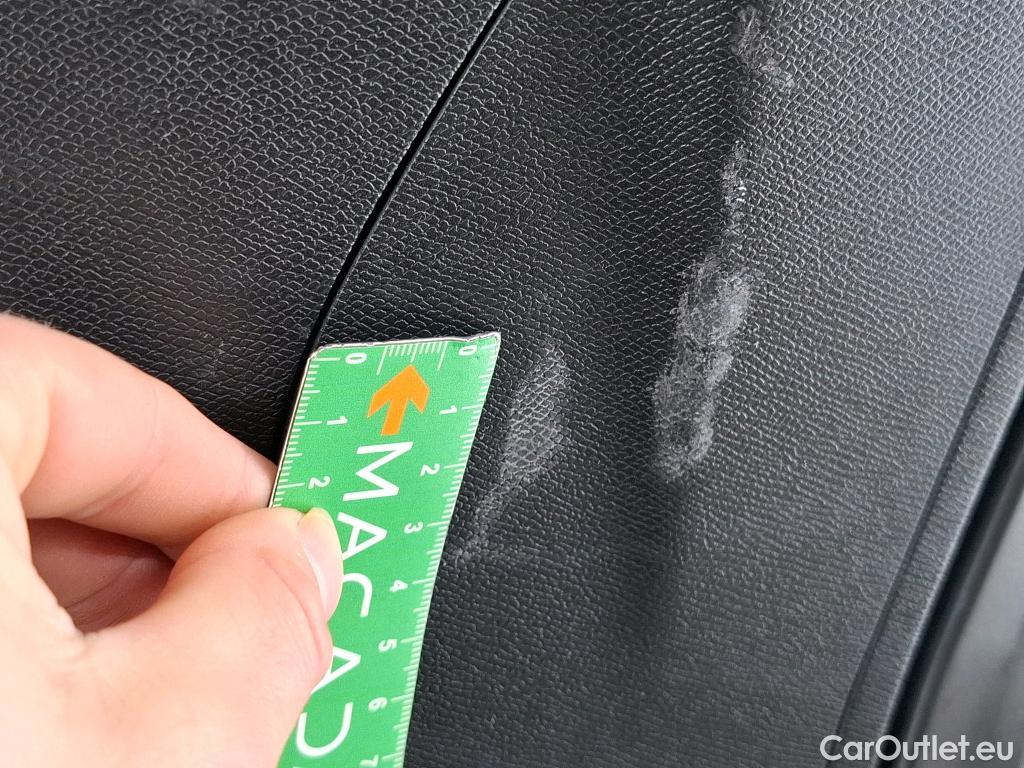  Peugeot  3008 PEUGEOT  / 2020 / 5P / SUV BlueHDi 130 S&S EAT8 Allure Pack #54