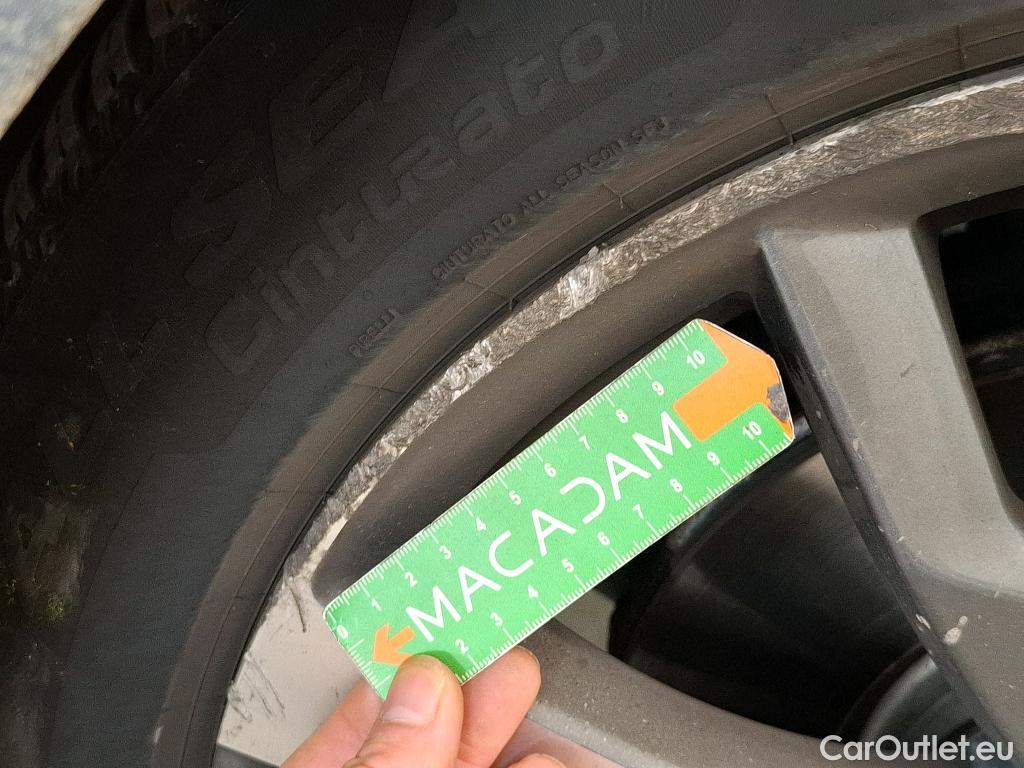  Peugeot  3008 PEUGEOT  / 2020 / 5P / SUV BlueHDi 130 S&S EAT8 Allure Pack #29