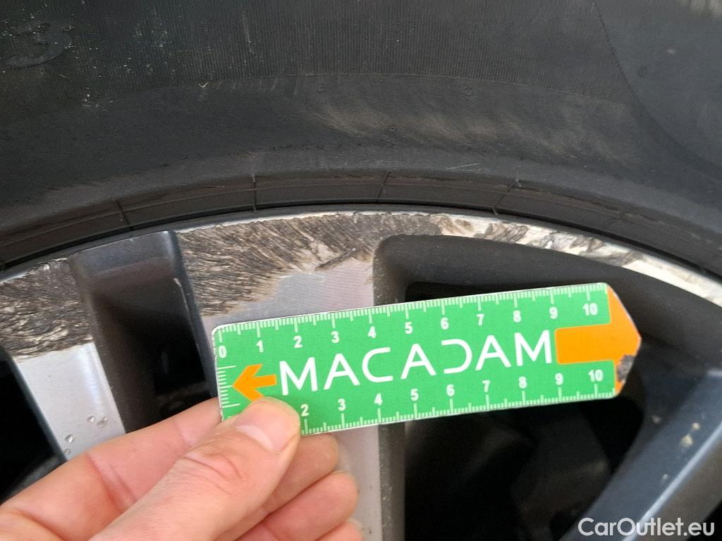  Peugeot  3008 PEUGEOT  / 2020 / 5P / SUV BlueHDi 130 S&S EAT8 Allure Pack #27