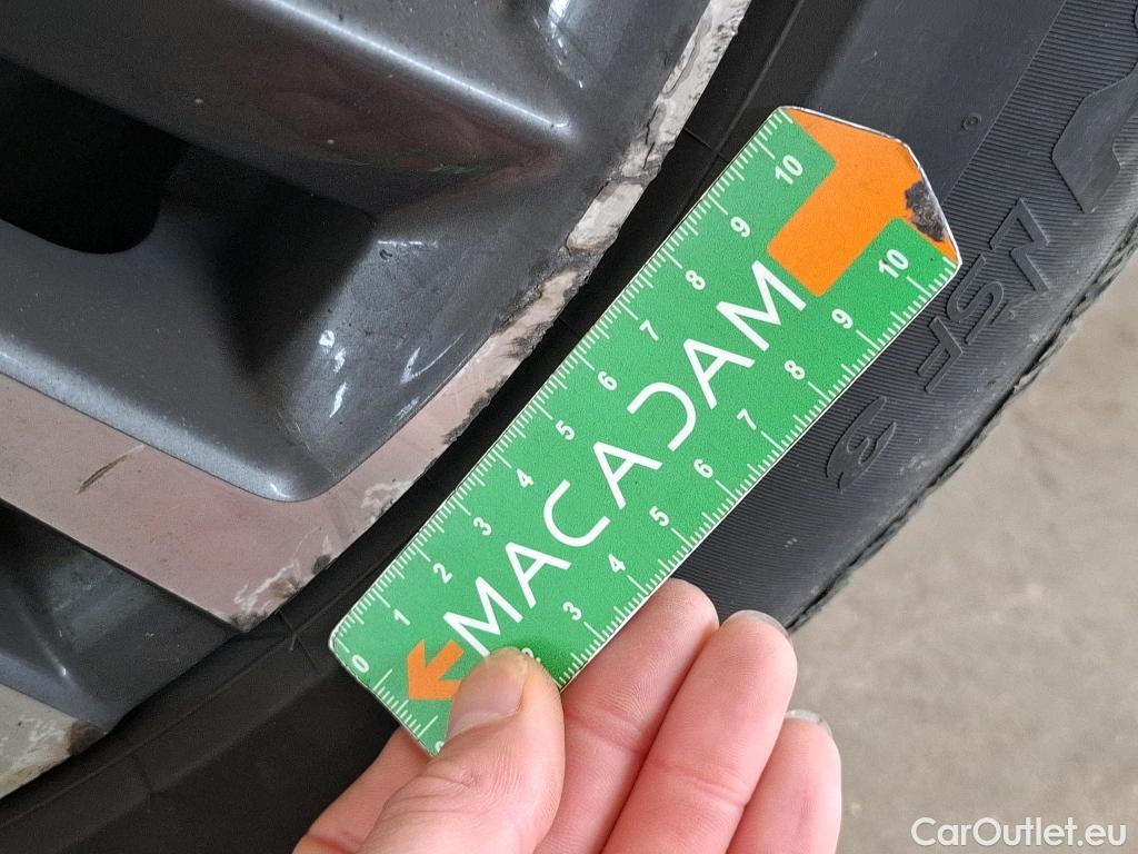  Peugeot  3008 PEUGEOT  / 2020 / 5P / SUV BlueHDi 130 S&S EAT8 Allure Pack #25