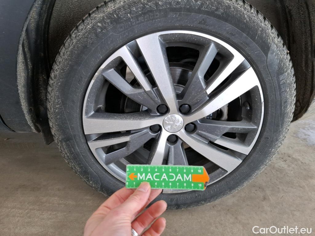  Peugeot  3008 PEUGEOT  / 2020 / 5P / SUV BlueHDi 130 S&S EAT8 Allure Pack #70