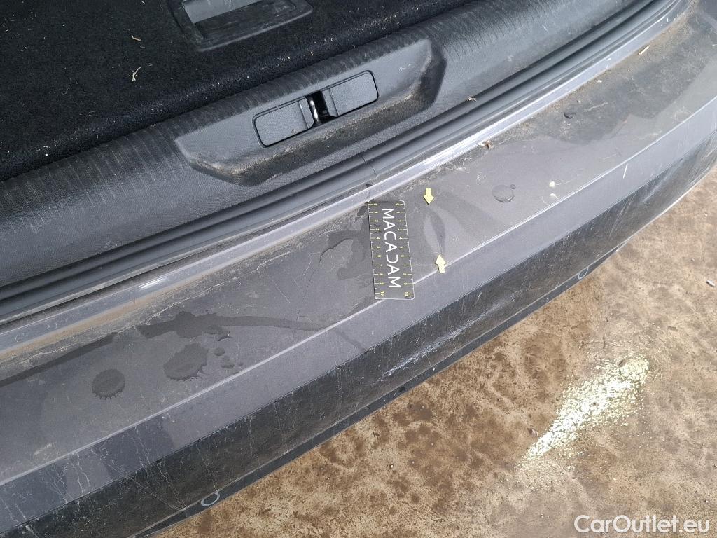  Peugeot  308 PEUGEOT  SW / 2021 / 5P / Break BlueHDi 130 EAT8 ALLURE PACK #9