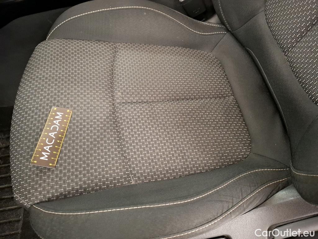  Renault  Kadjar RENAULT  / 2018 / 5P / Crossover Business TCe 140 FAP - 21 #17