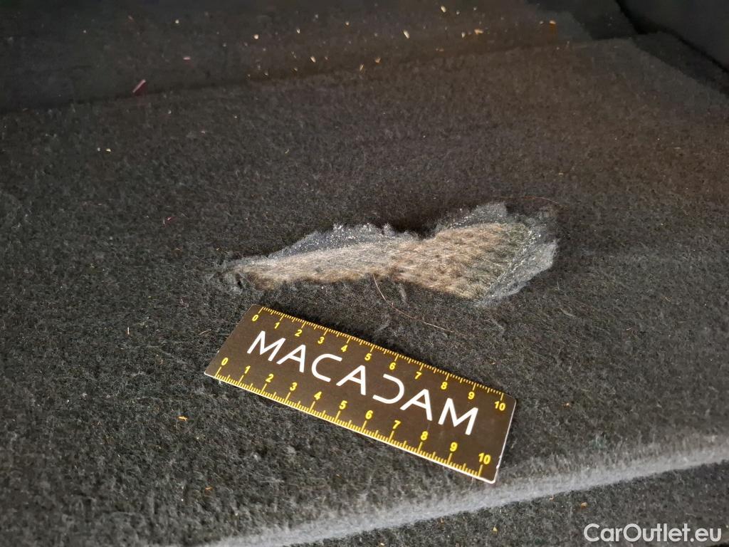  Renault  Kadjar RENAULT  / 2018 / 5P / Crossover Business TCe 140 FAP - 21 #9