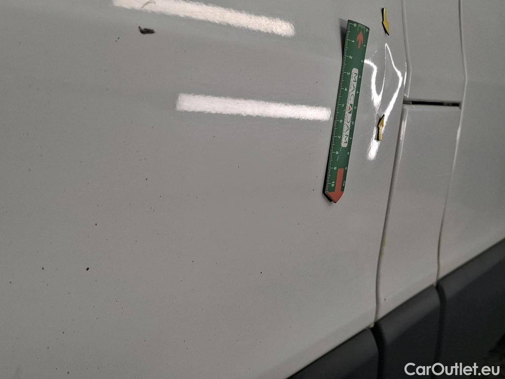  Renault  Trafic RENAULT  VU 4p Fourgon CA CF L1H1 1000 dCi 120 E6 #31