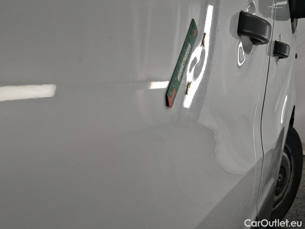  Renault  Trafic RENAULT  VU 4p Fourgon CA CF L1H1 1000 dCi 120 E6 #15