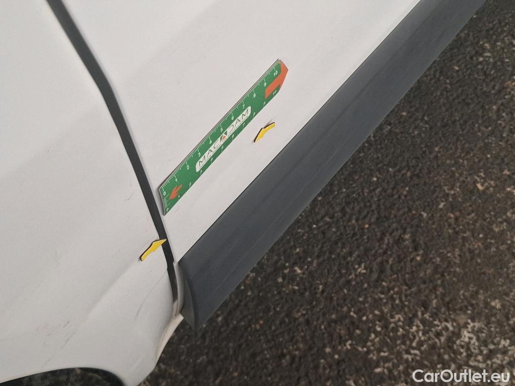  Renault  Trafic RENAULT  VU 4p Fourgon CA CF L1H1 1000 dCi 120 E6 #13