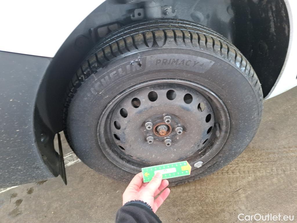  Renault  Kangoo  Express Extra (Série Spéciale) 1.5 dCi 90CV BVM5 E6 #23