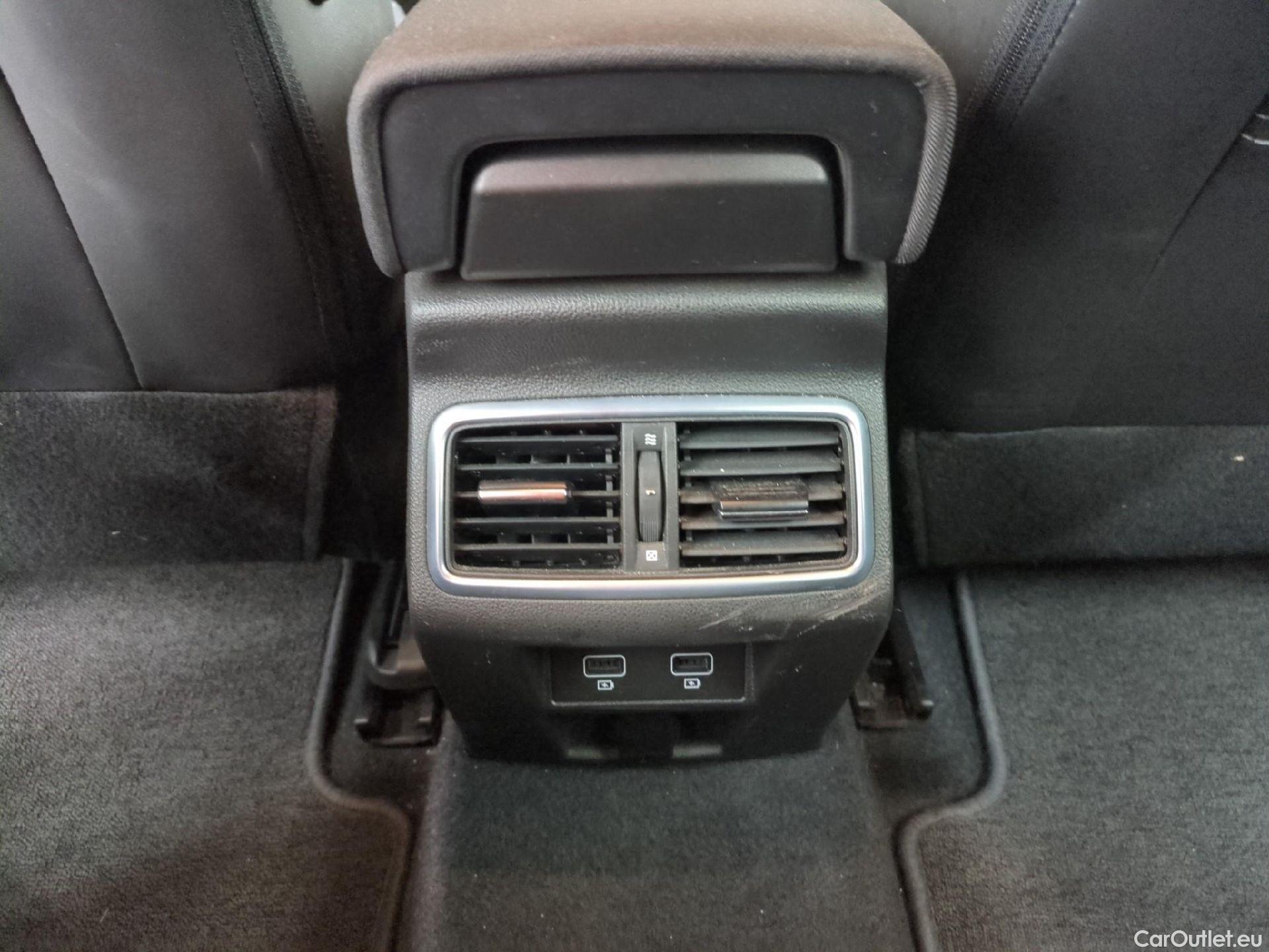  Renault  Megane  IV Berline 5 ptes. Business 1.5 dCi 115CV BVM6 E6d #4