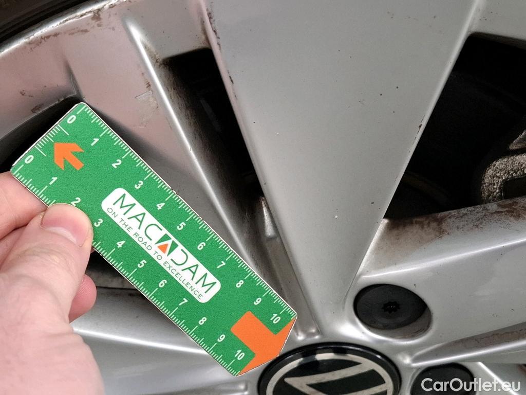  Volkswagen  Golf  VOLKSWAGEN / 2020 / 5P / Berline 2.0 TDI SCR 115 DSG7 Life Busi #12