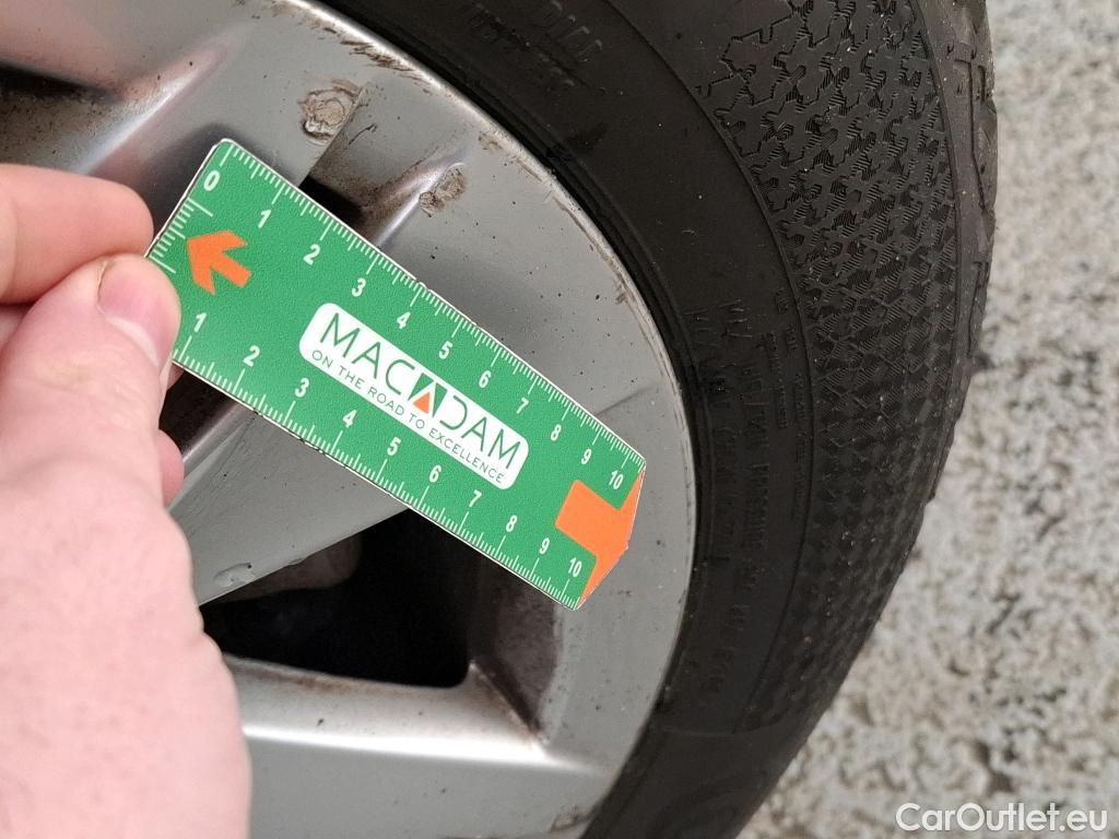  Volkswagen  Golf  VOLKSWAGEN / 2020 / 5P / Berline 2.0 TDI SCR 115 DSG7 Life Busi #11