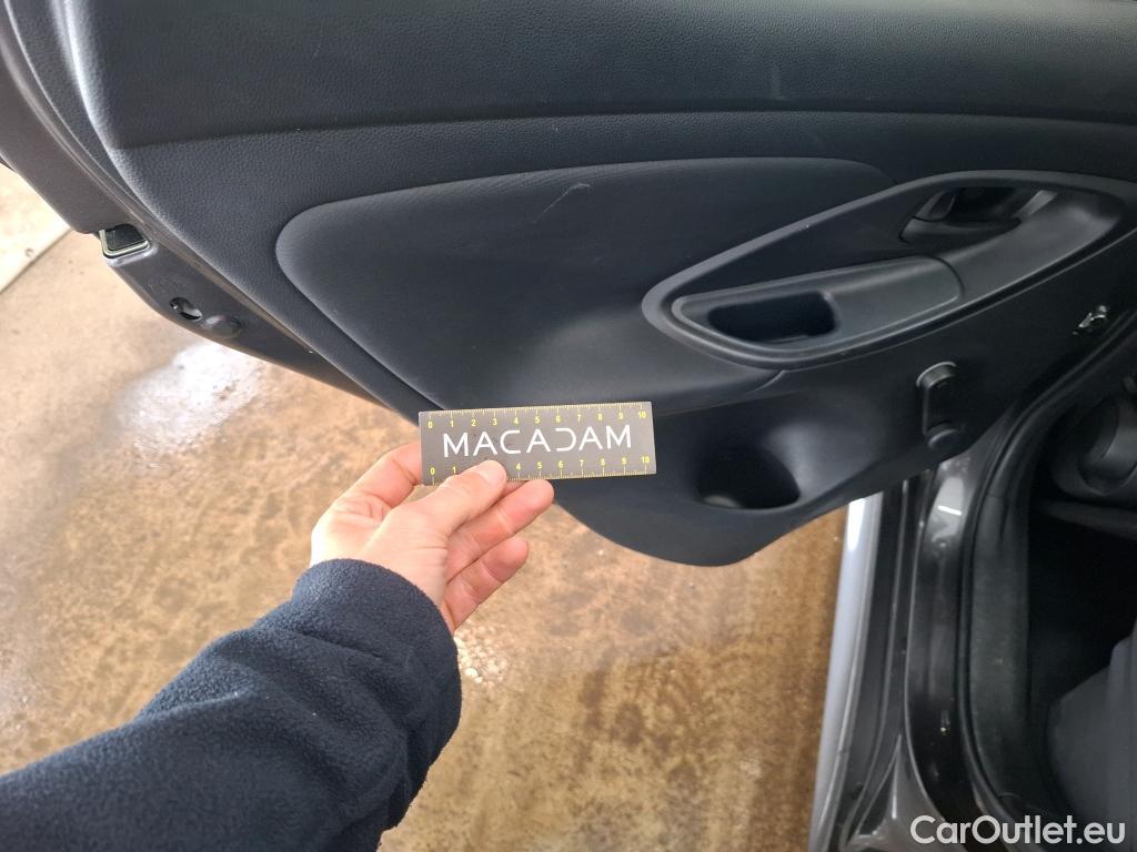  Toyota  Yaris TOYOTA  Hybride / 2019 / 5P / Berline Hybride 116h France Business Stage Acad #15