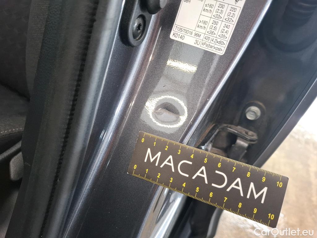  Toyota  Yaris TOYOTA  Hybride / 2019 / 5P / Berline Hybride 116h France Business Stage Acad #13