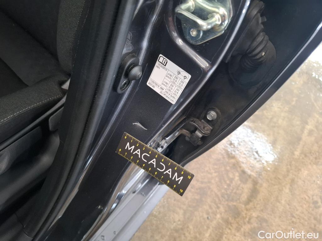  Toyota  Yaris TOYOTA  Hybride / 2019 / 5P / Berline Hybride 116h France Business Stage Acad #12