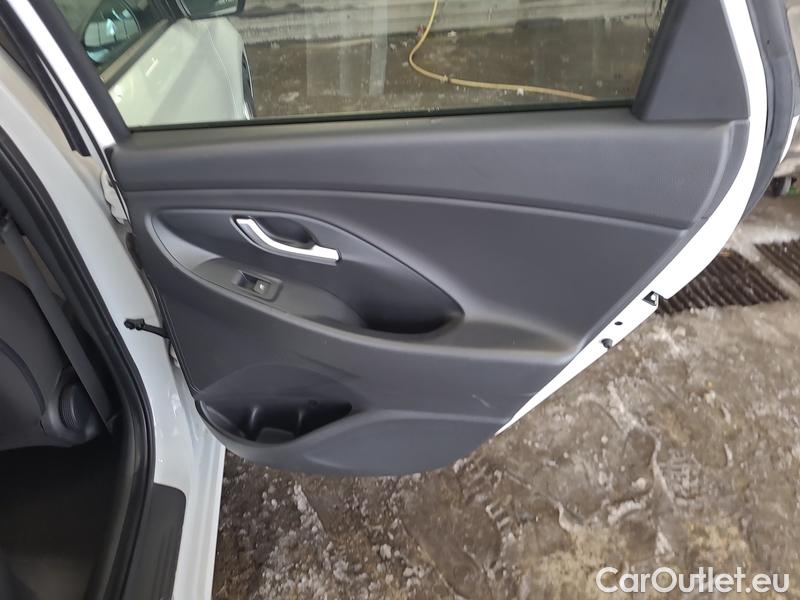  Hyundai  i30   cw (PD)(2017->)  kom.1.0TGDI 120 Comfort #16