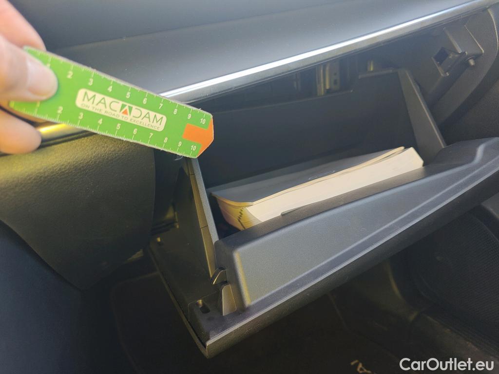  Land Rover  Discovery NISSAN QASHQAI / 2021 / 5P / todoterreno DIG-T 103kW (140CV) mHEV 4x2 Acenta #2