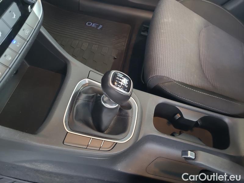  Hyundai  i30   cw (PD)(2017->)  kom.1.0TGDI 120 Comfort #7