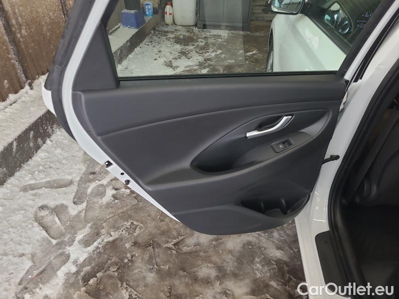  Hyundai  i30   cw (PD)(2017->)  kom.1.0TGDI 120 Comfort #8