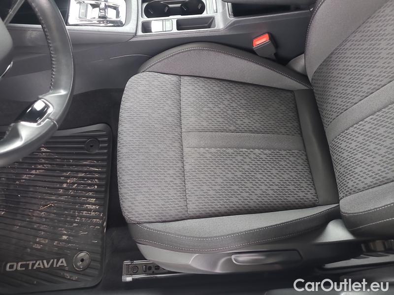  Skoda  Octavia  Combi (NX3)(2020) Oct.Combi 2.0TDI 110 Style AT #17