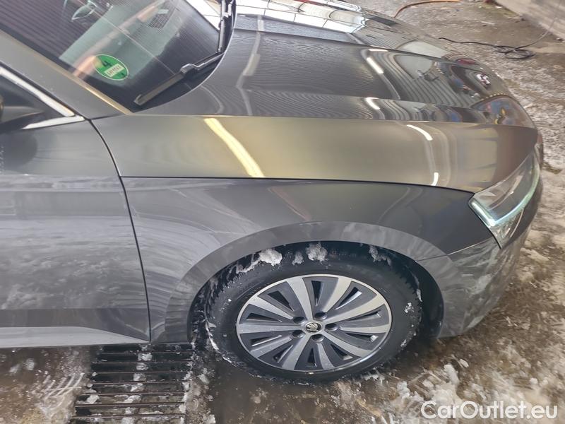  Skoda  Superb  Combi (3V5)(2015) Sup.C.FL2.0TDI 110 Style AT #19