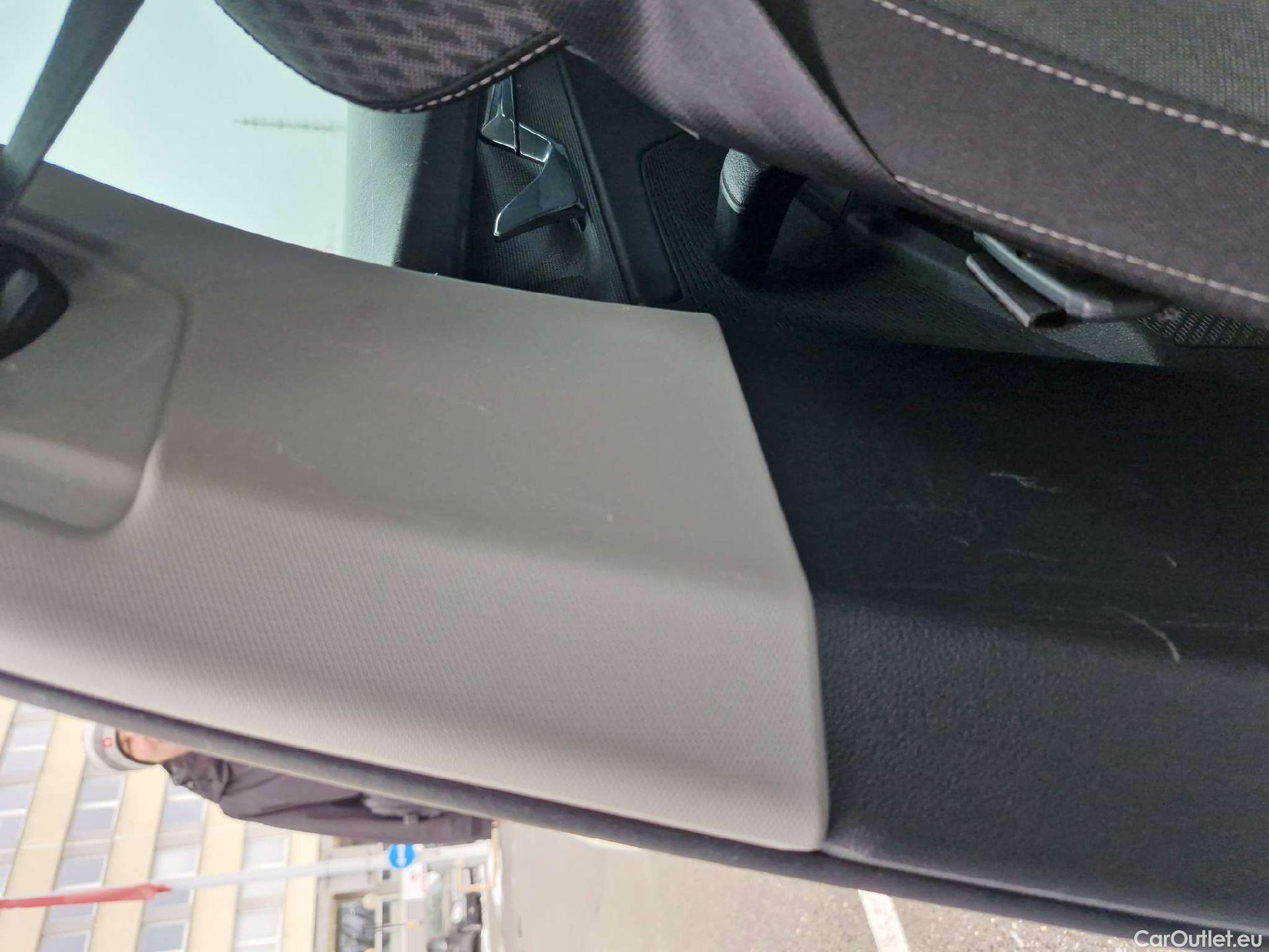  Skoda  Octavia  Combi (NX3)(2020) Oct.Combi 1.5TSI 110 Style #12