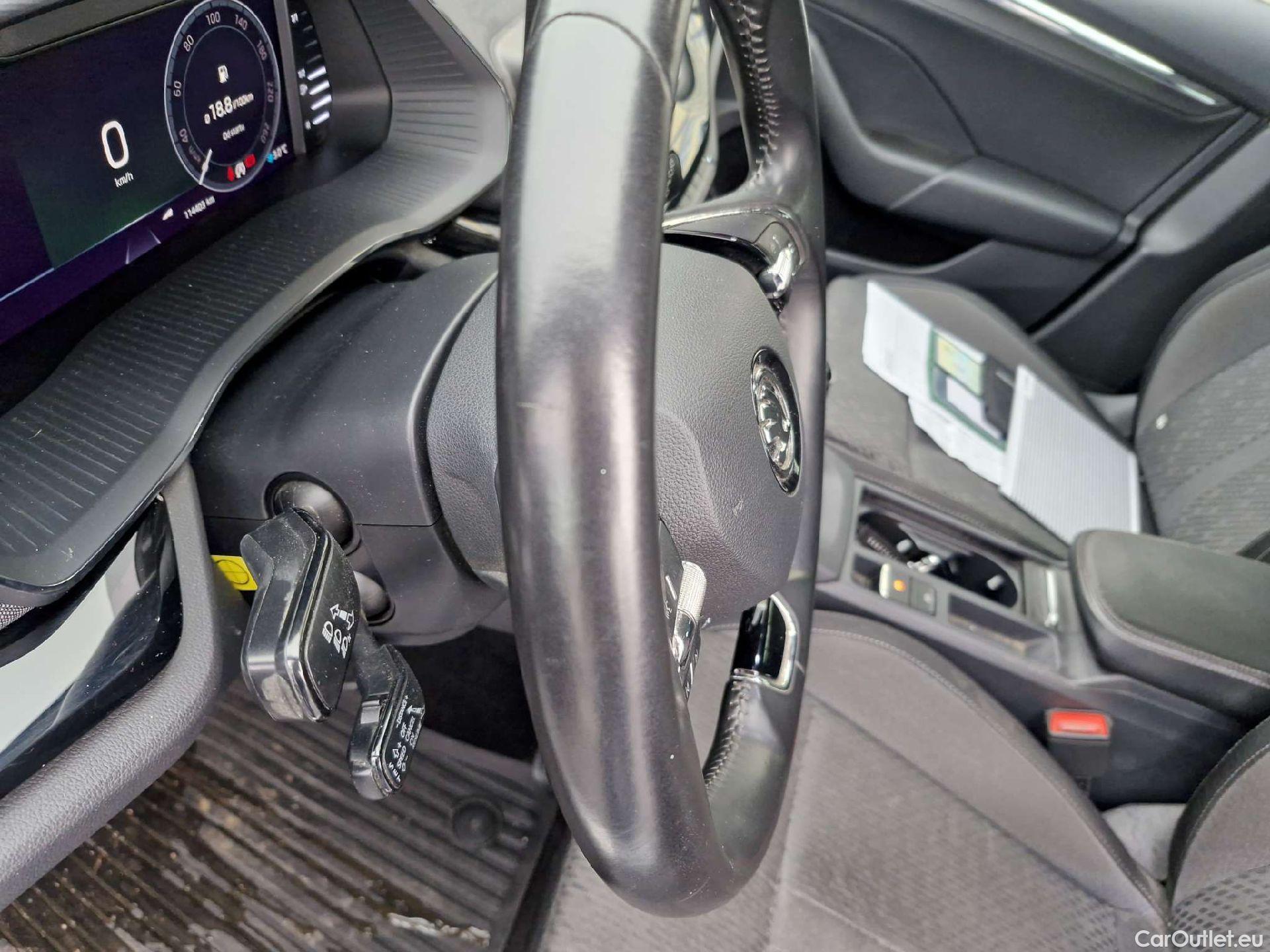  Skoda  Octavia  Combi (NX3)(2020) Oct.Combi 1.5TSI 110 Style #8