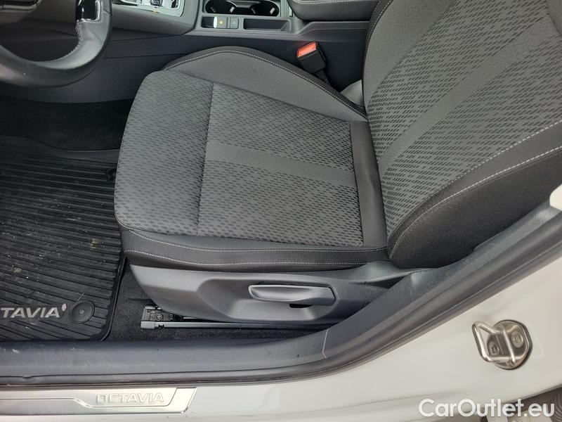  Skoda  Octavia  Combi (NX3)(2020) Oct.Combi 2.0TDI 110 Style AT #13