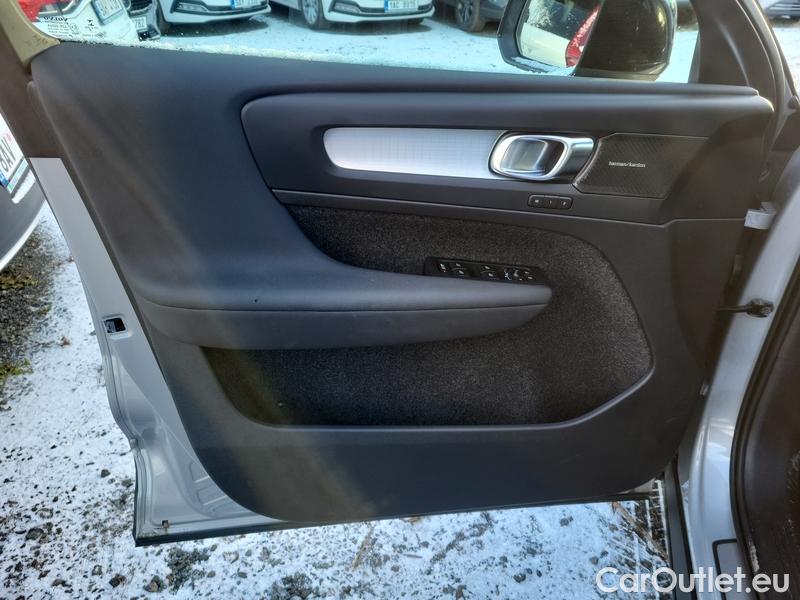  Volvo  XC 40  (2017->) XC40 B4 P Plus Dark AWD AT #9