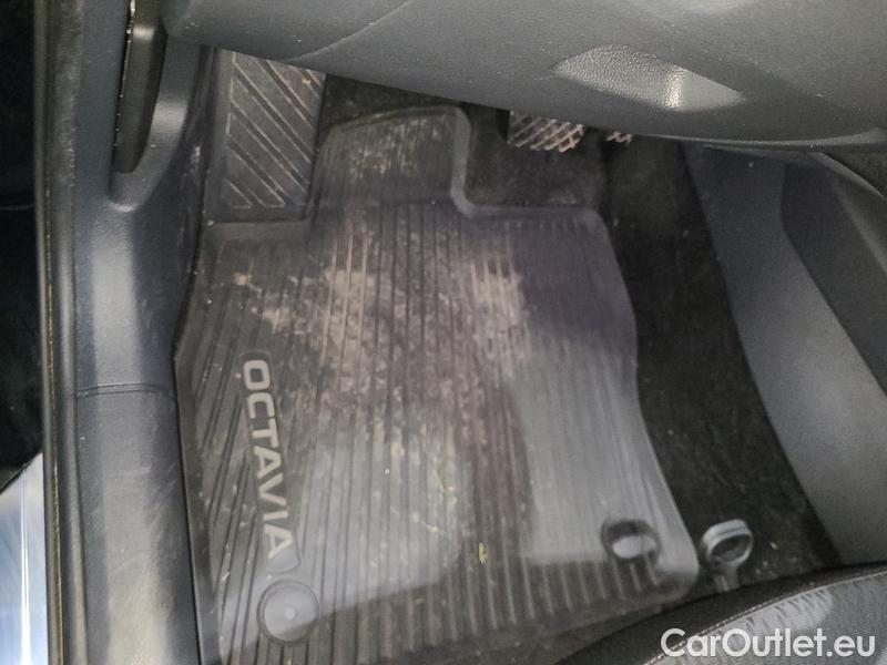  Skoda  Octavia  Combi (NX3)(2020) Oct.Combi 2.0TDI 110 Style AT #6