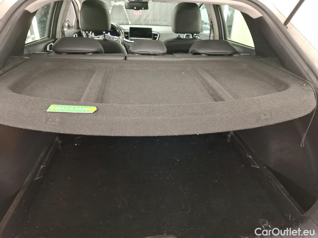  KIA  XCeed KIA  / 2019 / 5P / Crossover 1.6 CRDI 136 LAUNCH EDITION DCT7 #16