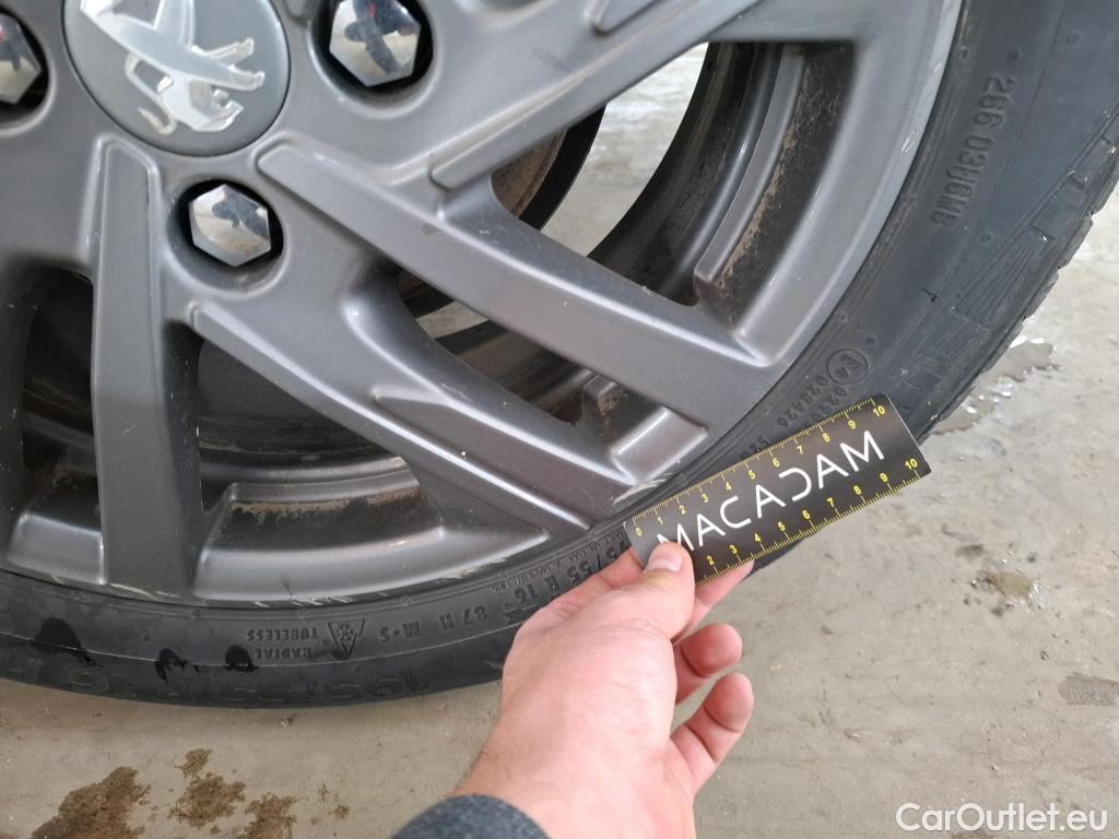  Peugeot  208  Active Business 1.5 HDi 100CV BVM6 E6d #15