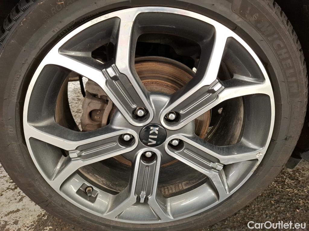  KIA  XCeed KIA  / 2019 / 5P / Crossover 1.6 CRDI 136 LAUNCH EDITION DCT7 #19