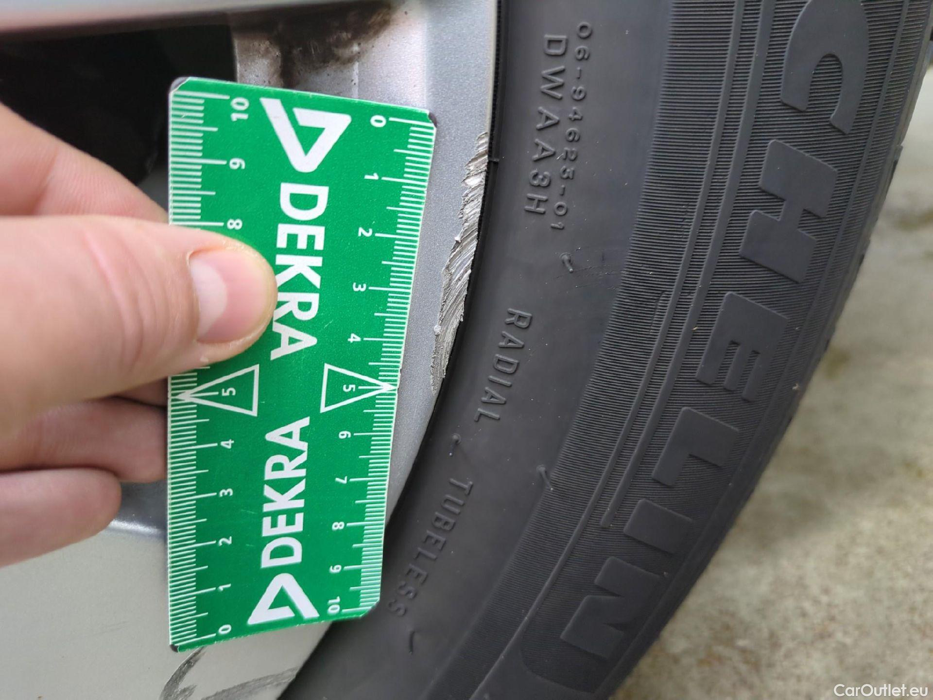  Peugeot  3008  Active Pack 1.5 HDi 130CV BVA8 E6d #9