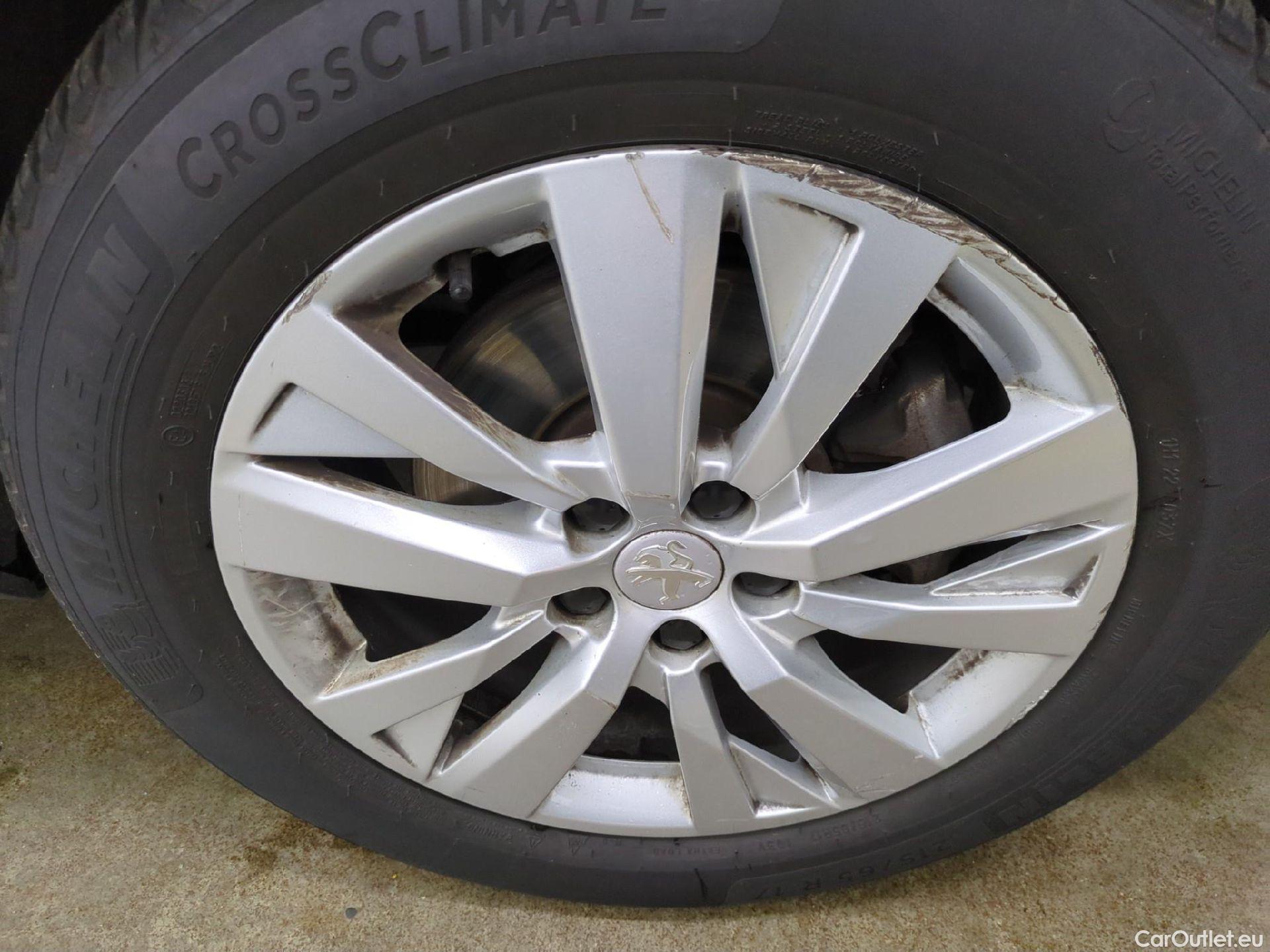  Peugeot  3008  Active Pack 1.5 HDi 130CV BVA8 E6d #11