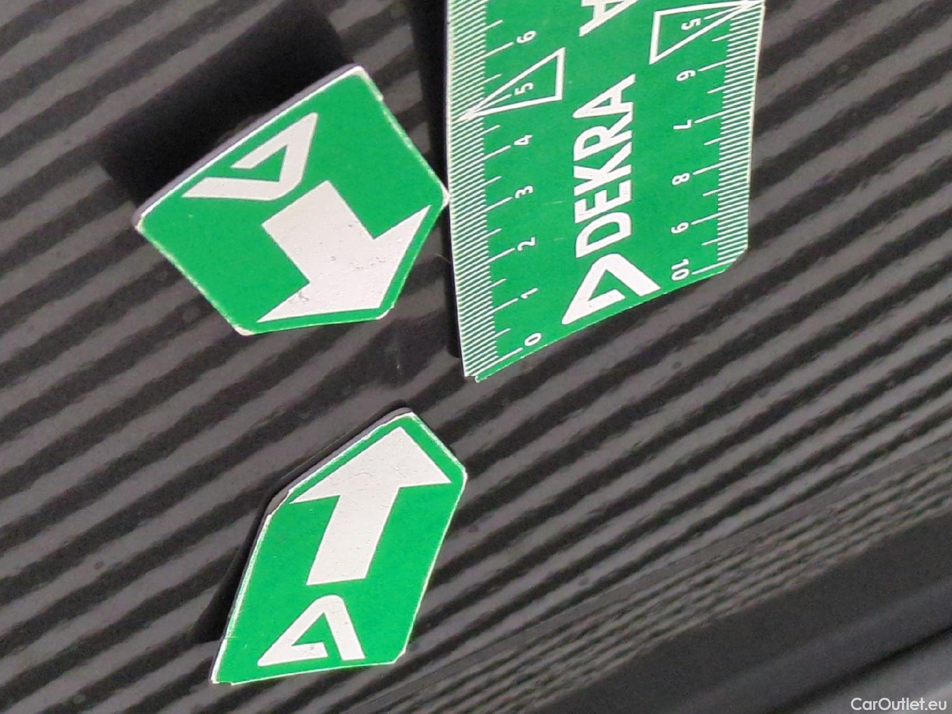  Peugeot  3008  Active Pack 1.5 HDi 130CV BVA8 E6d #27