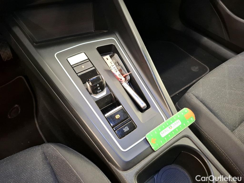  Volkswagen  Golf  VOLKSWAGEN SW / 2020 / 5P / Break 2.0 TDI SCR 150 DSG7 Life Business #36